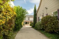 Cozy Rehoboth Beach 2BR Retreat - Just 1.5 Blocks to the Beach! Hotels in 