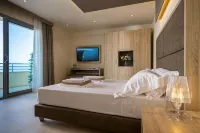Palace Lido Hotel & Suites - balcony