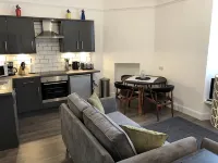City Apartment - No.2 May Court - 2-Star
