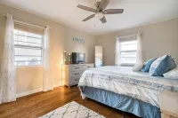 Spacious Home Ready for your memories(2 blocks to beach, downtown and train) - 3-Star