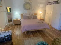 Adorable Country Studio (pet friendly) additional charges - Wifi