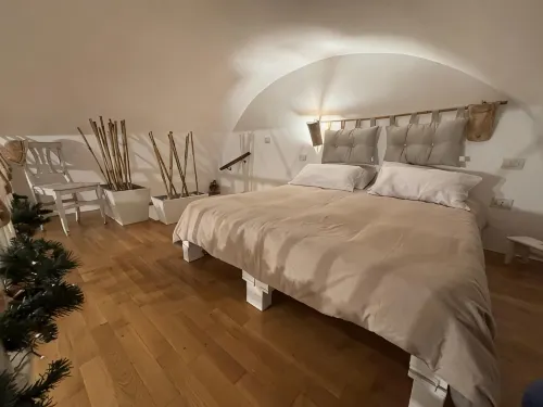 Mattinata, ancient renovated first floor in the historic center - 3-Star