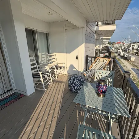 Lewes Canalfront Condo! Amazing Views! Walk to Beach or Town!