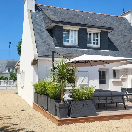 Charming neo-Breton house 2 steps from the sea Parking Wifi fenced garden