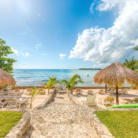 Amazing View Oceanfront with 2 pools, Daily Housekeeping