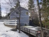 Stylish Chalet with Hot Tub and Jacuzzi! - Hot Tub