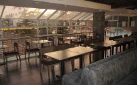 Newtown Plaza Hotel - breakfast