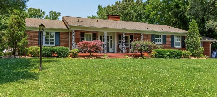 Experience tranquility near Douglas Lake 18 min Hotels in Hamblen County
