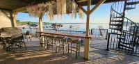 New-First Floor Lakefront, 160 ft Dock, 2 Minutes to Browns Beach & Restaurants!