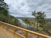 RIVER VIEW Cliff Dome Glamping @ White River, minutes to fishing, hikes!