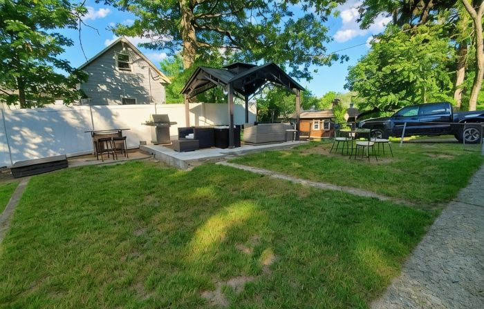 Charming &Spacious 3BD, 1BA, Fam-Friendly-Yard&Porch
