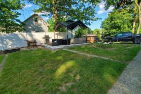 Charming &Spacious 3BD, 1BA, Fam-Friendly-Yard&Porch