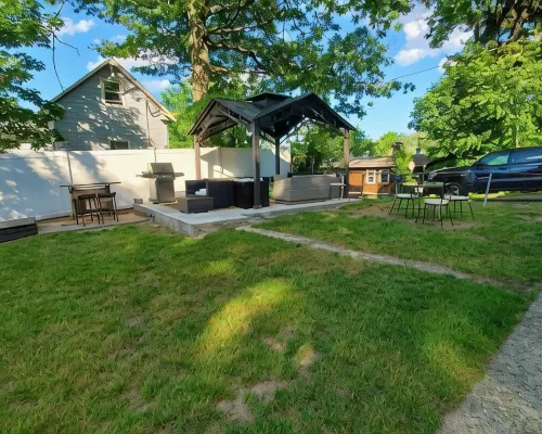 Charming &Spacious 3BD, 1BA, Fam-Friendly-Yard&Porch Hotels in Fairfield