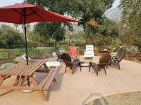 Awesome house & Kaweah River access and 5 miles to Sequoia Park