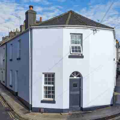 Victorian style home, where shabby chic meets the beach Hotel Exterior