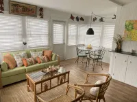 Coquina Cottage on Vilano Beach - Country Houses