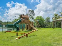 Oceanview Villa in Gated Beachfront Community w/ Full Backup Generator & Cistern Hotels in Vega Alta