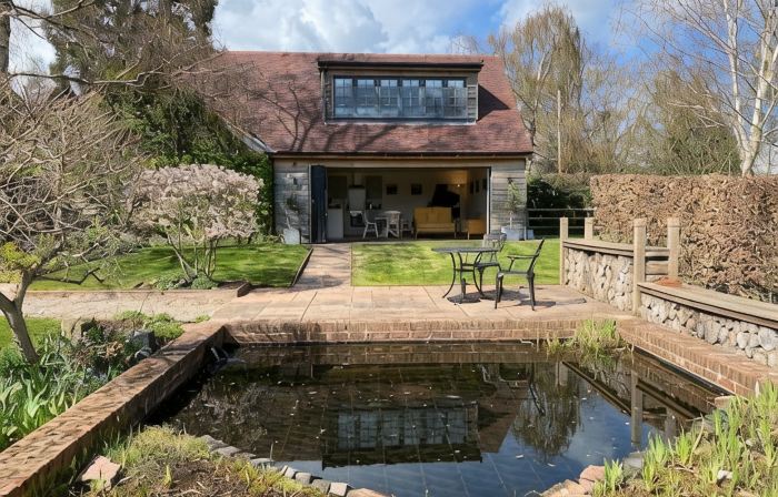 Wonderful rural idyll with glorious views and Yamaha baby grand piano