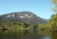 Romantic Cabin at Beautiful Lake Lure!