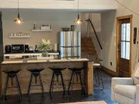 Nash’s cabin in Leitchfield that is Pet Friendly, WIFI, w/ Creek. - 4 estrellas