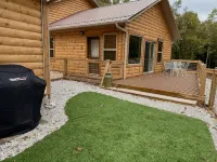 Eureka Springs, AR. Cozy log cabin studio, sleeps 2-4.Lake view- 15 min to town - Hytter