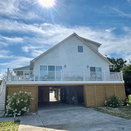 E-Sea-Livin' Oceanside Coastal Cottage in Corolla, 4 Min Walk to the Beach!