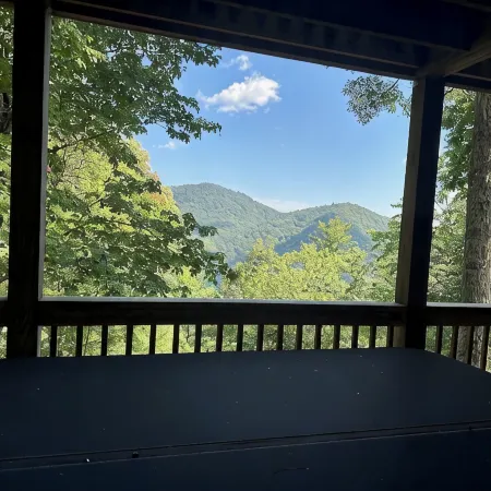 Big Sky Retreat - Incredible Mountain Views! Hike, golf, relax and unplug!