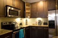 Houston Modern Apt Pool View NRG DISCOUNTED - Kondo