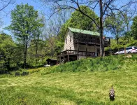 Old Post Office - Fam/Pet/EV Friendly in wild and wonderful Canaan Valley, WV!