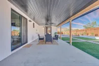 Spacious 4-bedroom Modern House with Gorgeous Mountain Views - 4-Star