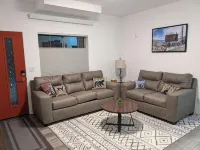 Adventure Basecamp: Newly Built Retreat steps from Downtown Victor