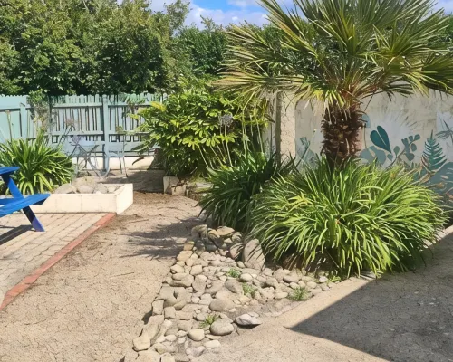 Petite Maison Proche Bourg et à 4km des Plages de Sable Blanc 克萊代住宿飯店