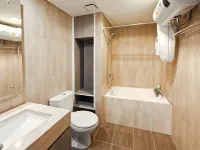 Newly 1BR Apt Cikarang with Pool Gym & Wi-Fi - Homestays