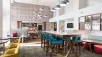 Hampton Inn by Hilton Philadelphia International Airport - Airport Shuttle