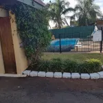 Golden Peak Motel PeakHill - Pools