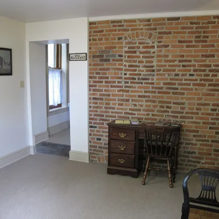 Historic Civil War house, great for family getaways.