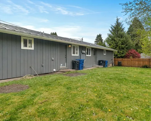 AC IN UNIT  Modern 2 bedroom remodel walking distance to downtown Hotels in Olympia