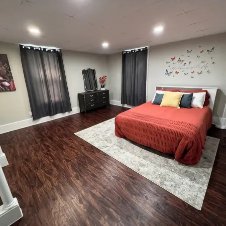 Cozy Upstairs Apartment
