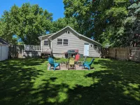Arnolds Park Cabin with Kayaks, Bikes, and Golf Cart - Wifi