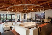 Grand Meteora Hotel