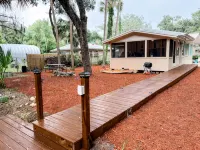 Waterfront home in Old Homossassa w/ hot tub and kayaks 🎣 - 3-Star