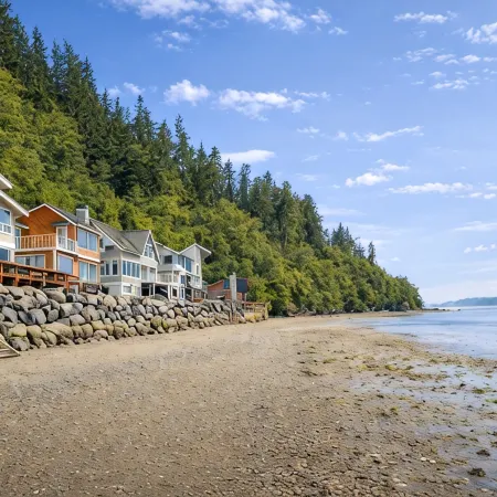 Beachfront, Water & Mountain Views, Epic Deck on Whidbey Island!