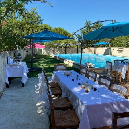 Hotel Carina-Très Grande Piscine-Local à Vélo
