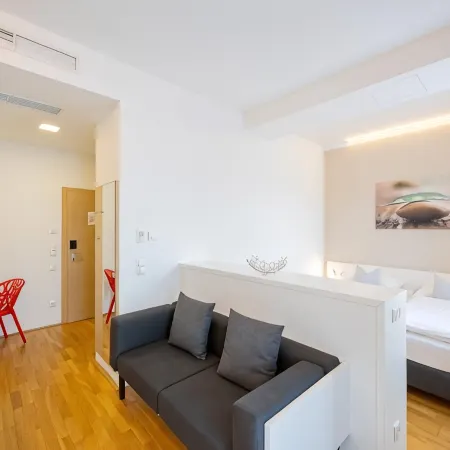Shome Hotel Graz I Self Check-in I Free Parking