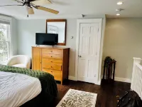 5 star 1,550 SF - The Gale Force Farmhouse at Telegraph Hill - Modern, Renovated - 4-Star