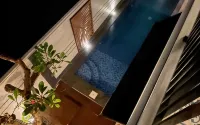 Hening Pool Villa - Kolam Renang
