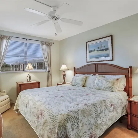 Beautiful Relaxing, Waterside Views! Walking Distance, Elevator,Garage, Pool&Spa