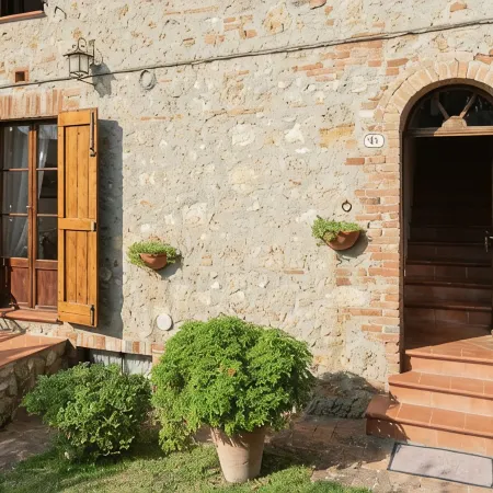 Farmhouse in the greenery of the Tuscany countryside with private pool and view Отели в г. Мурло