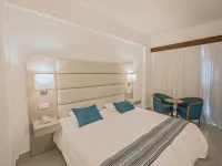 Nelia Sea Breeze - Balcony