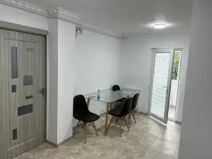 Eric Apartment